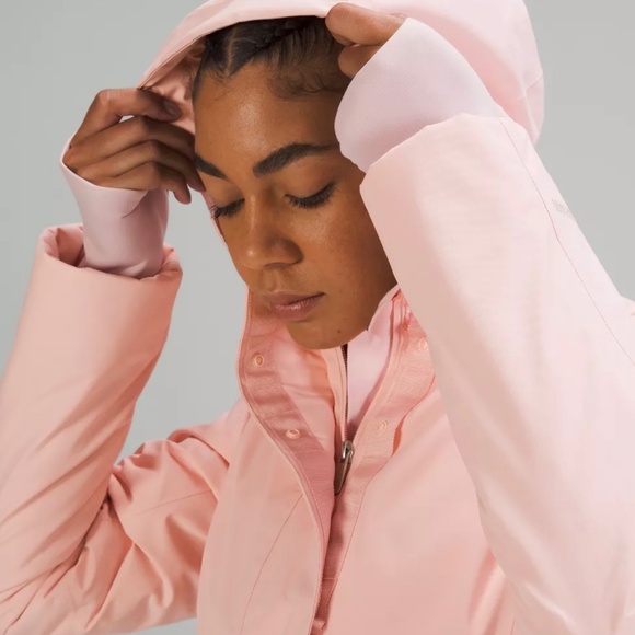 Lululemon Insulated Jacket waterproof size 4 Black RARE NEW CONDITION - Picture 4 of 11